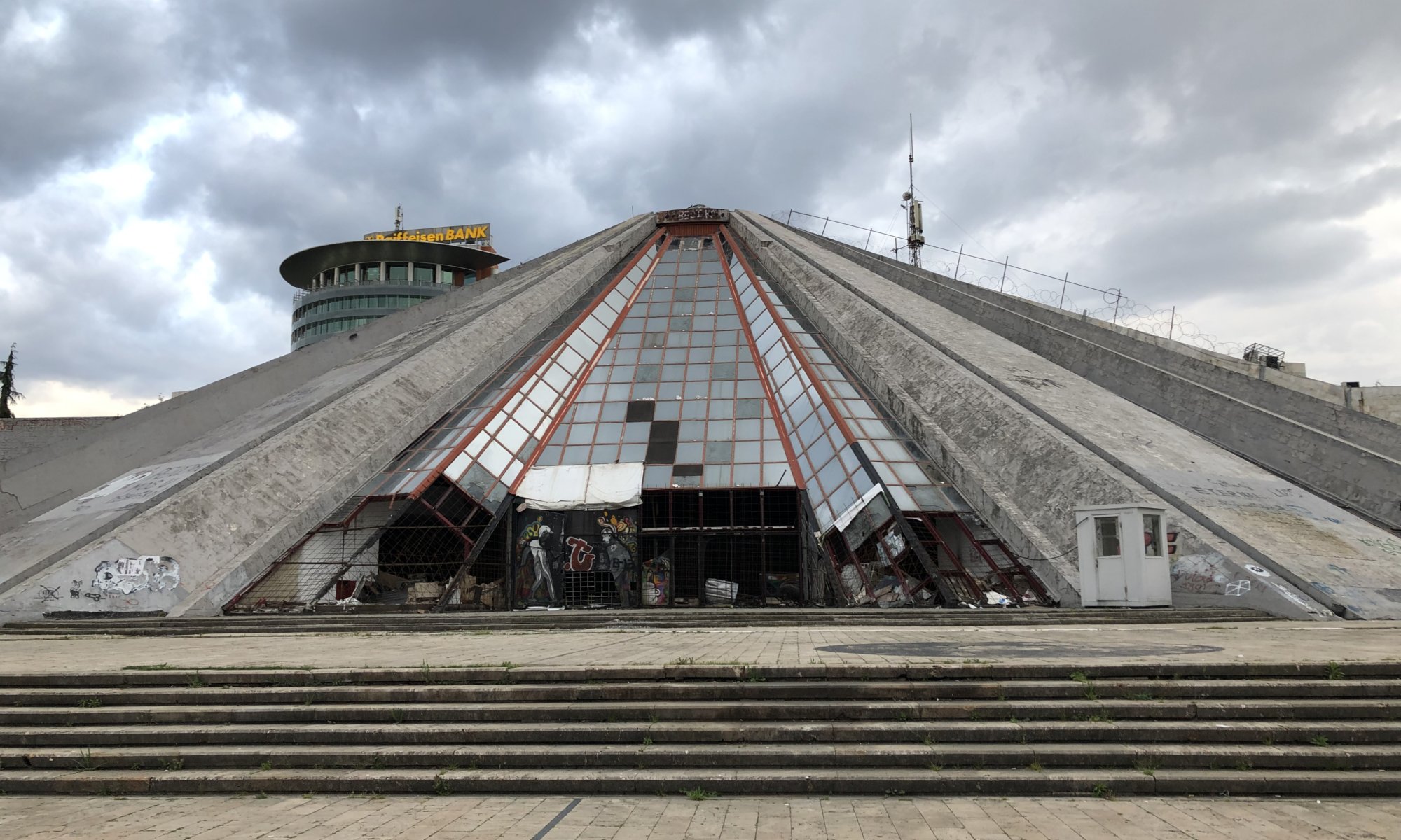 Pyramid, Tirana