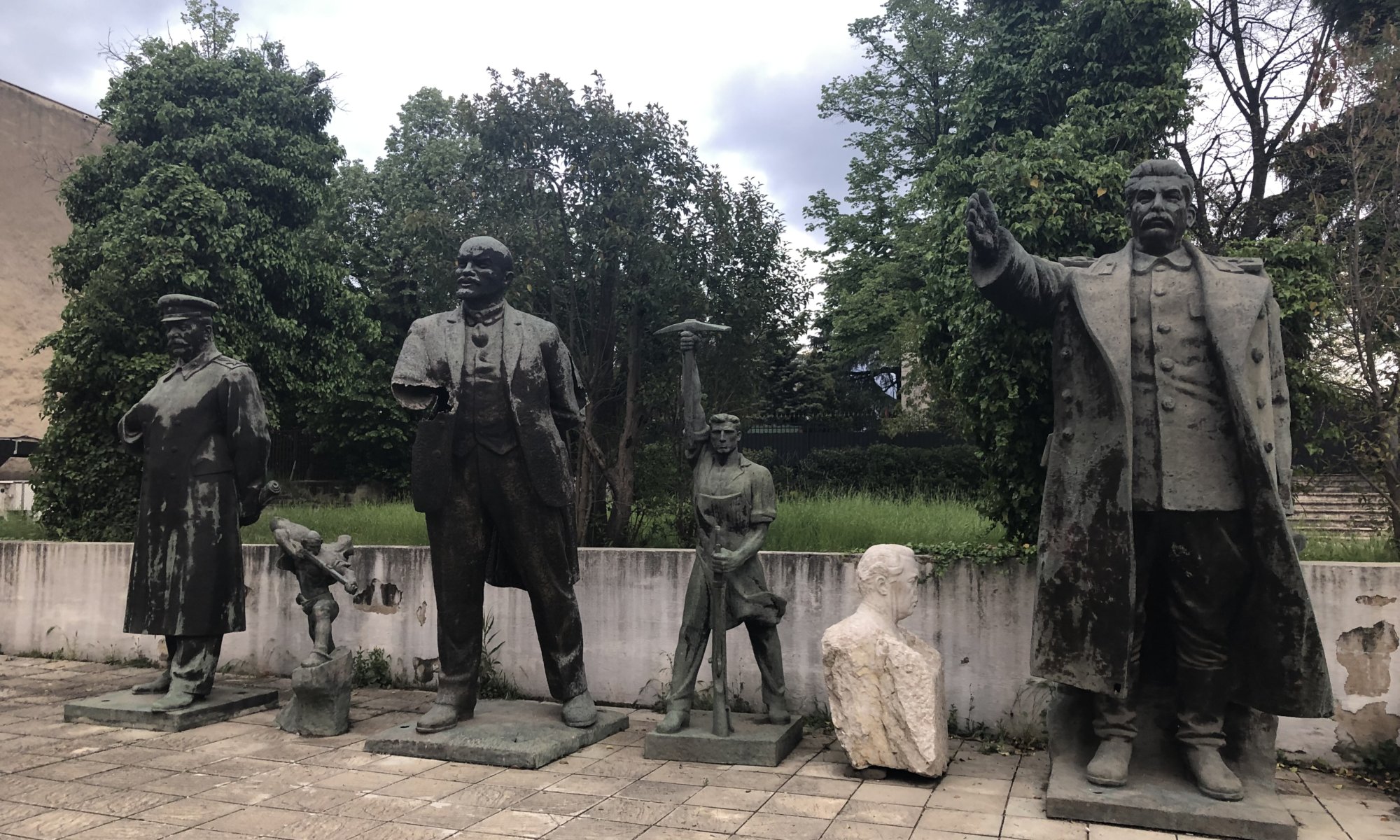 Lenin & Stalin, Tirana