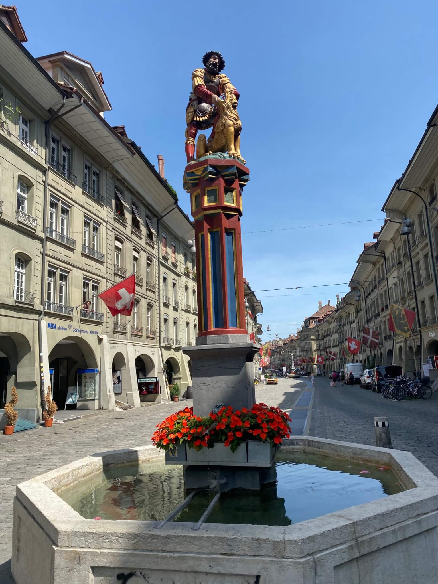 Kramgasse / Walking through history, Bern ⋆ The Passenger