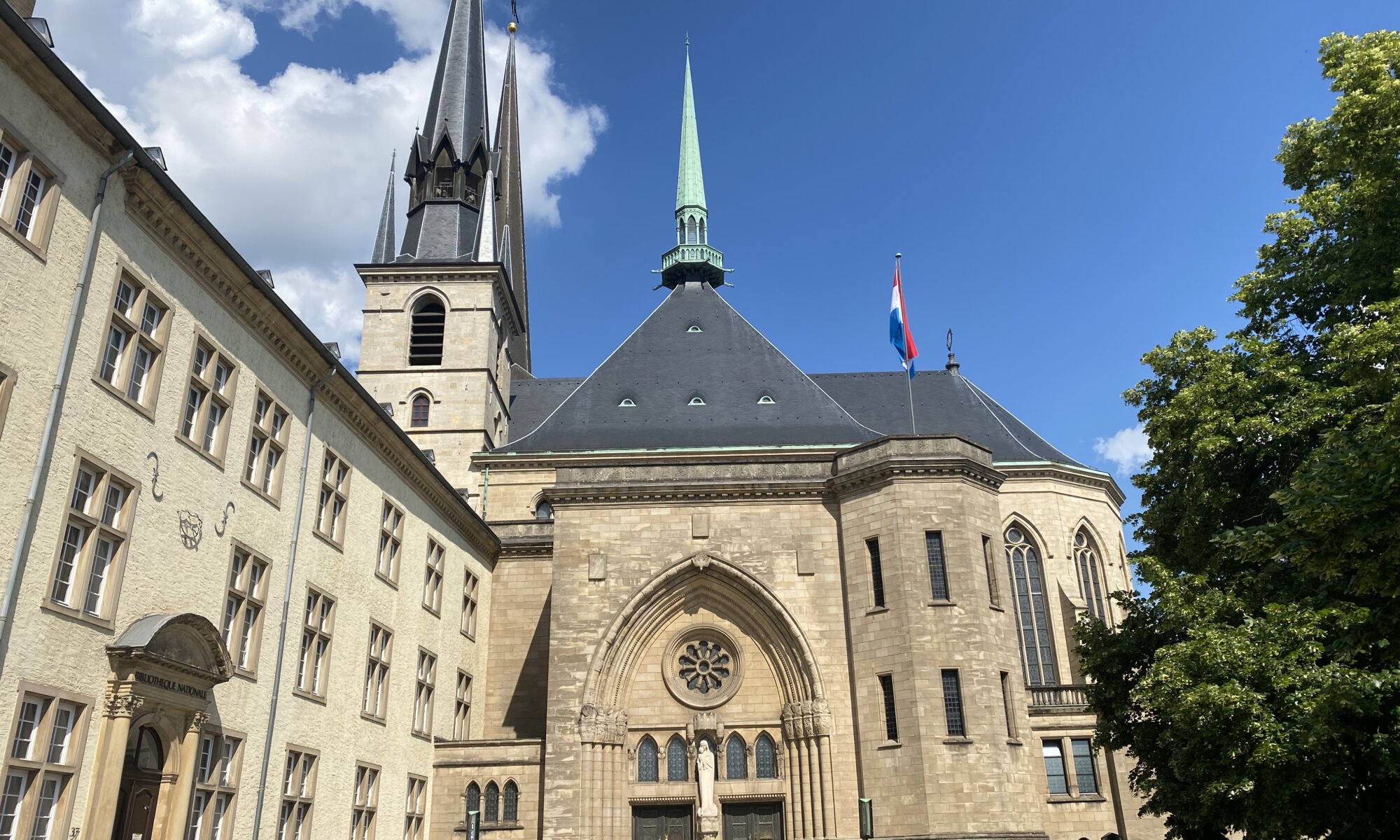 Cathédrale Notre-Dame de Luxembourg, Lëtzebuerg
