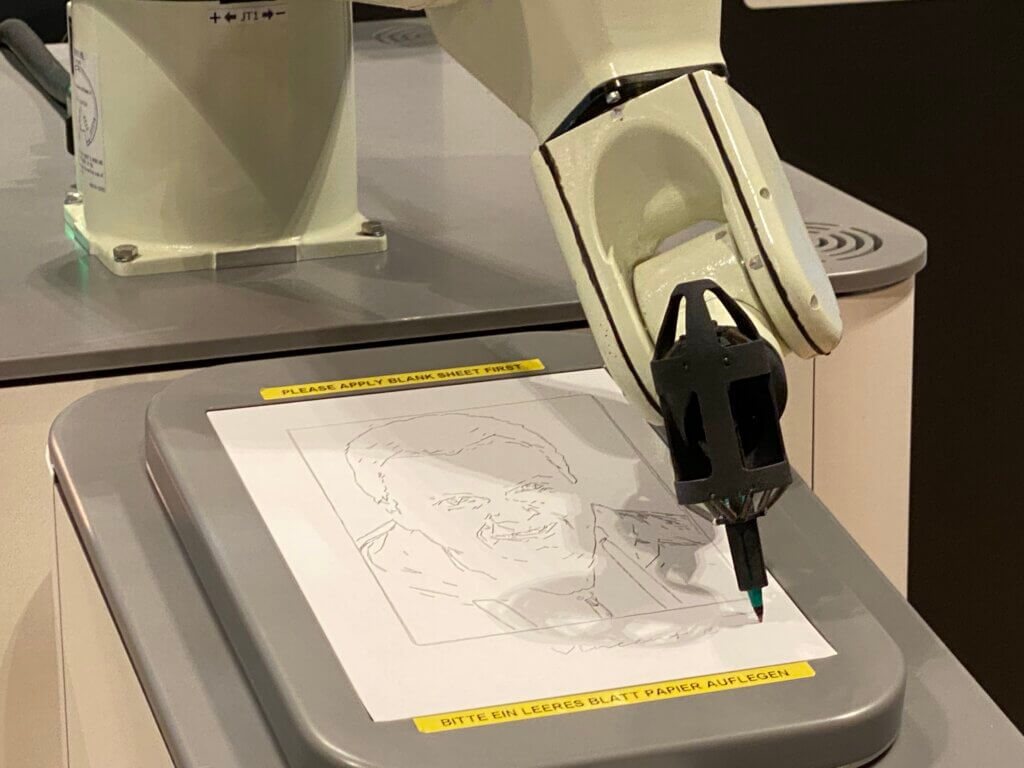 Drawing robot, Heinz Nixdorf MuseumsForum, Paderborn