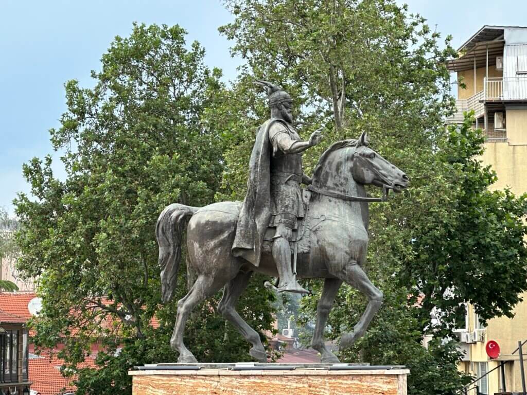 Statue of Skanderbeg, Скопје