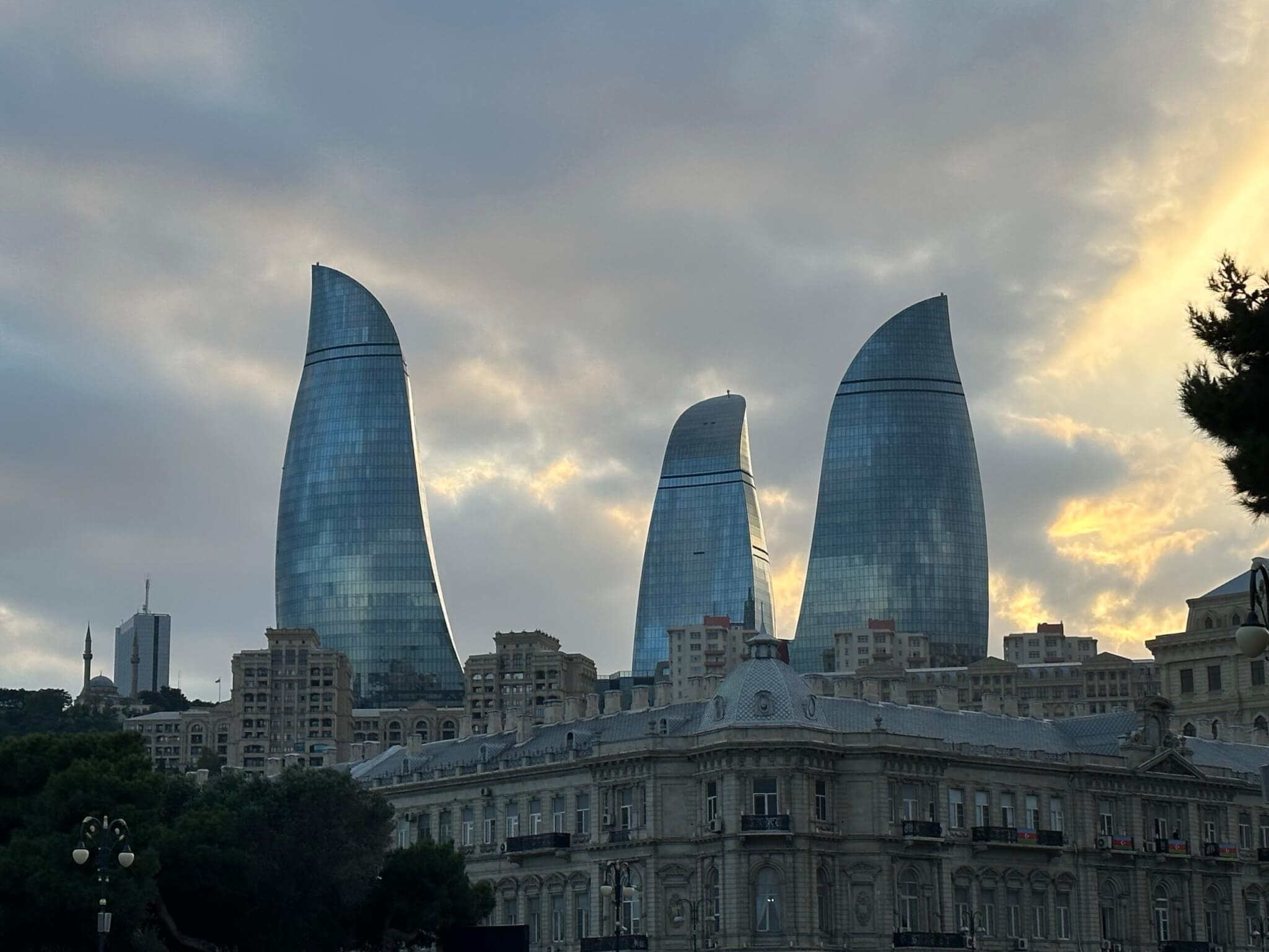 City of the winds / Exploring Bakı, Azerbaijan ⋆ The Passenger