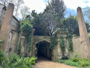 Egyptian avenue, Highgate Cemetery, London
