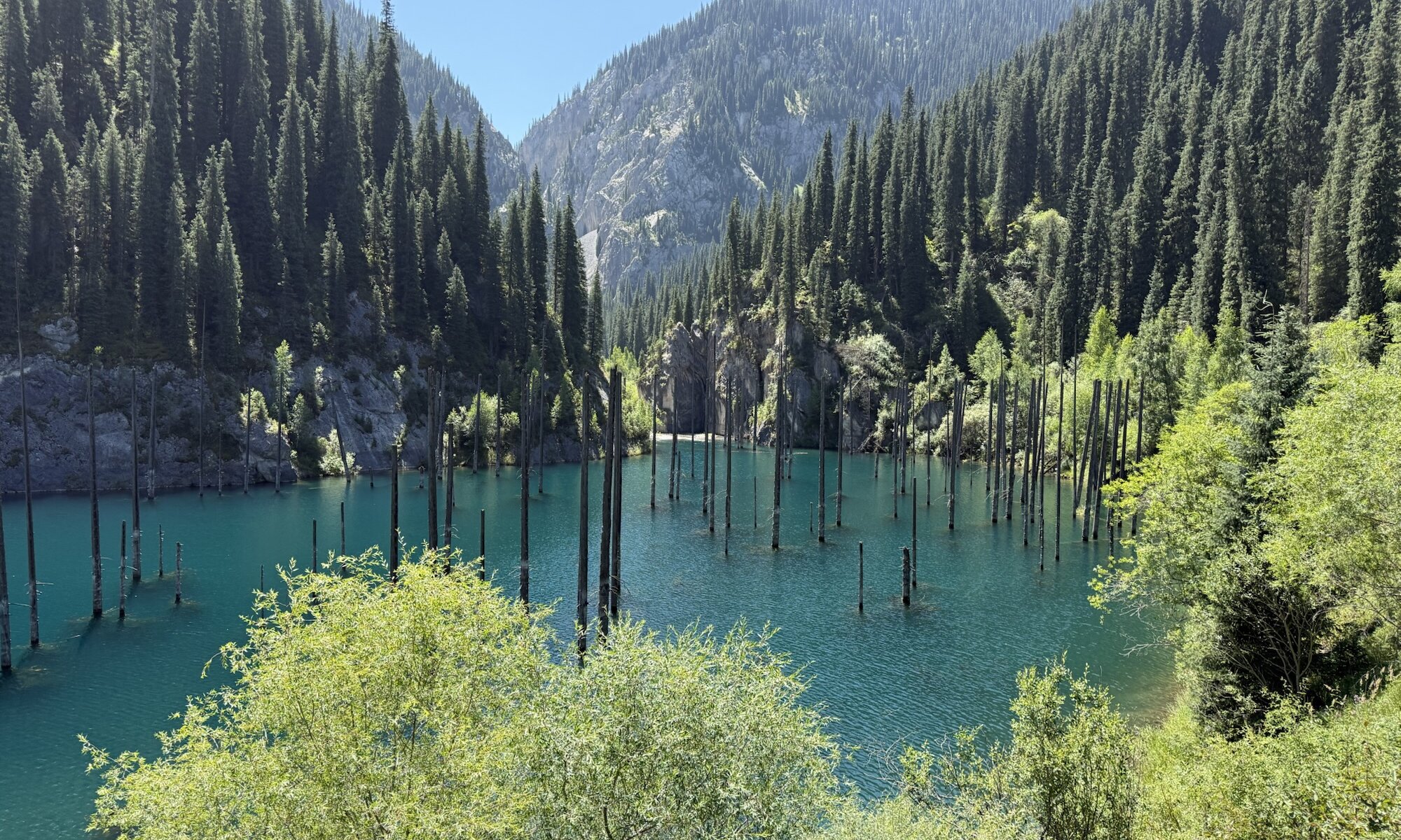 Kaindy lake, Саты